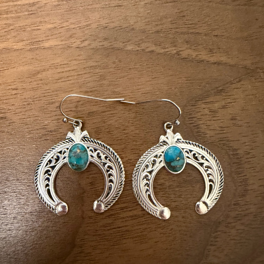 Montana Silversmiths Turquoise Bead Necklace Silver squash blossom earrings - Picture 3 of 8